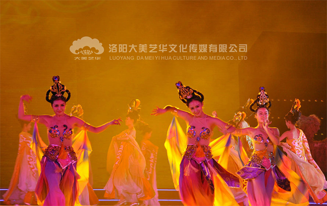第36屆中國洛陽(yáng)牡丹文化節開(kāi)幕式現場(chǎng)，《隋唐洛陽(yáng)城》篇章歌舞演出
